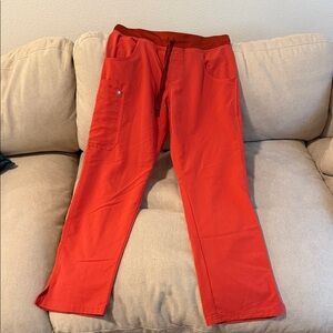 Figs Women's Cargo scrub Pants